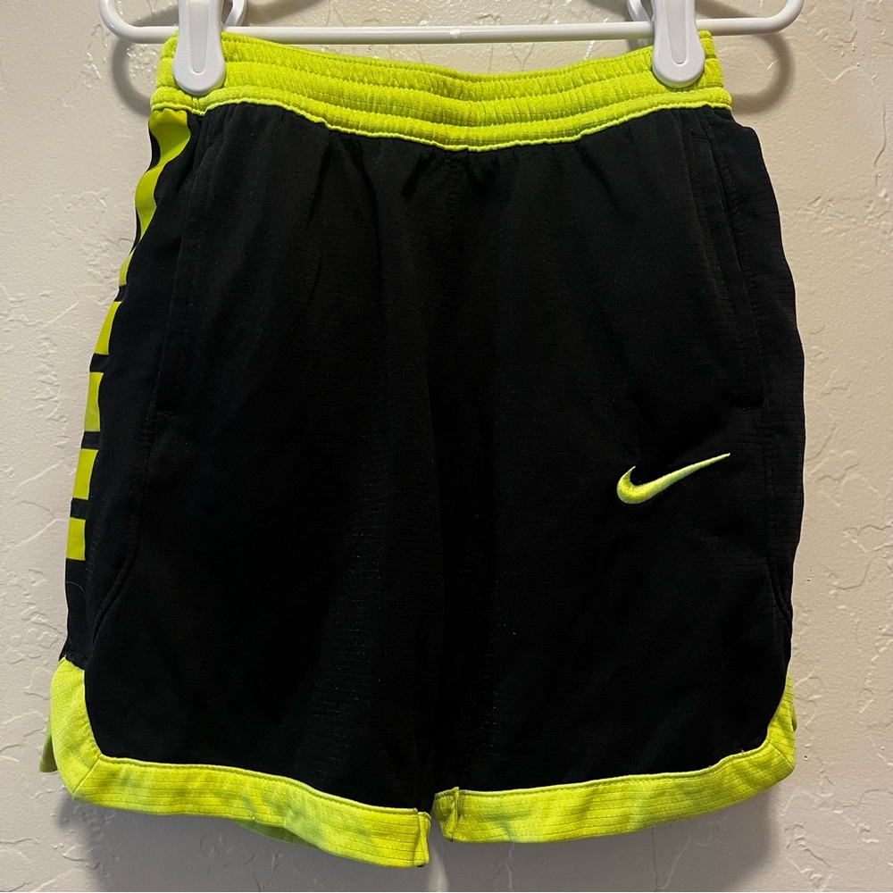 Boys’ Nike Dri-FIT Elite Shorts